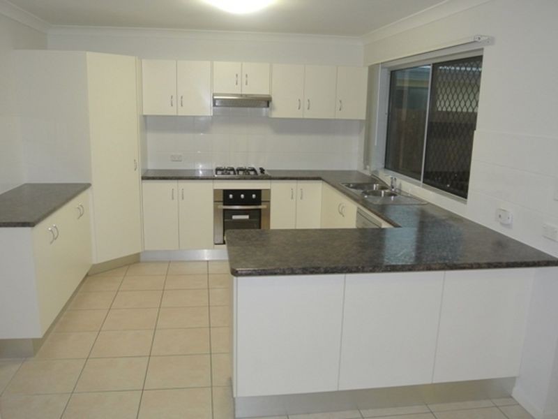 4 Helmsman Drive, Shoal Point QLD 4750