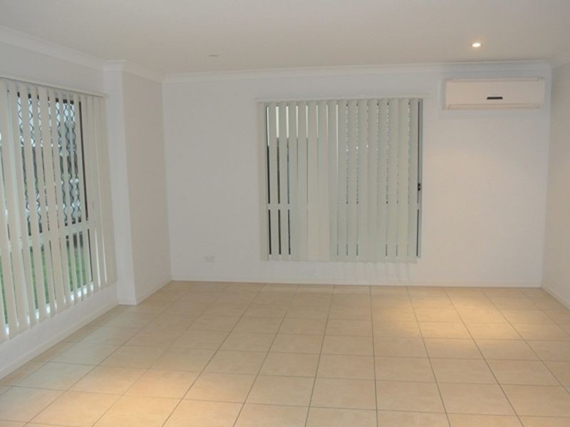 4 Helmsman Drive, Shoal Point QLD 4750