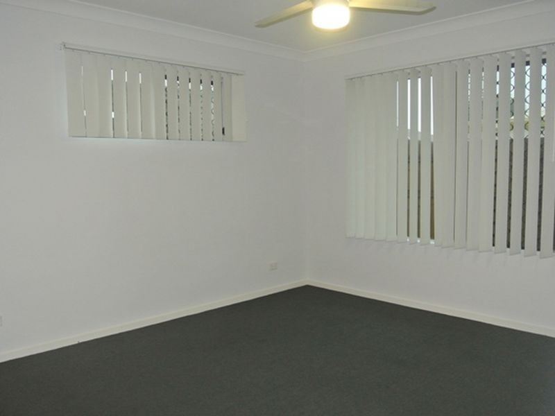 4 Helmsman Drive, Shoal Point QLD 4750