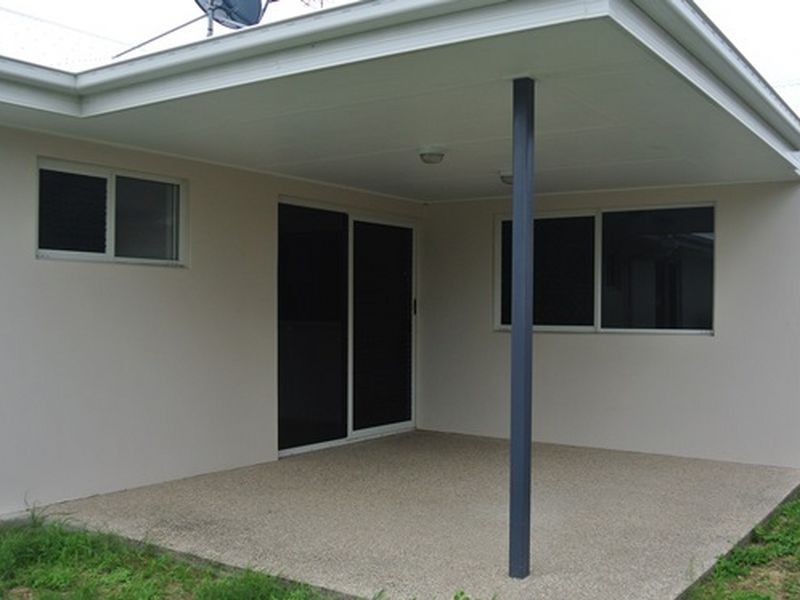 4 Helmsman Drive, Shoal Point QLD 4750