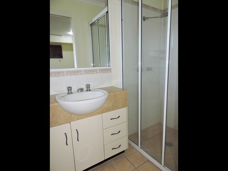 11 Sharp Street, Rural View QLD 4740