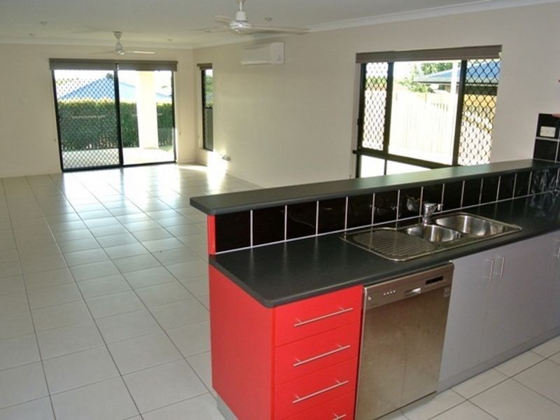 10 Lance Street, Bucasia QLD 4750