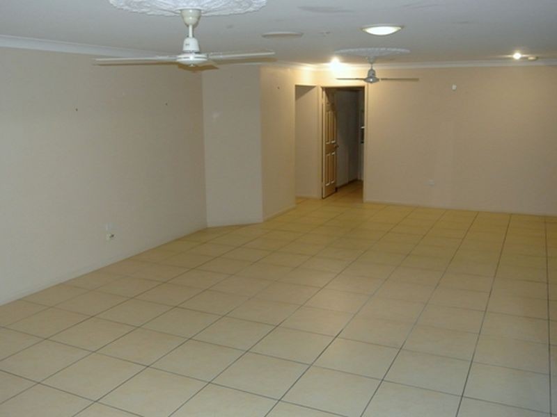 11 Dustwill Street, Eimeo QLD 4740