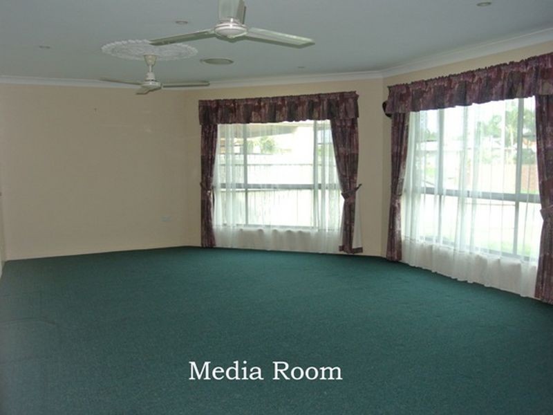 11 Dustwill Street, Eimeo QLD 4740