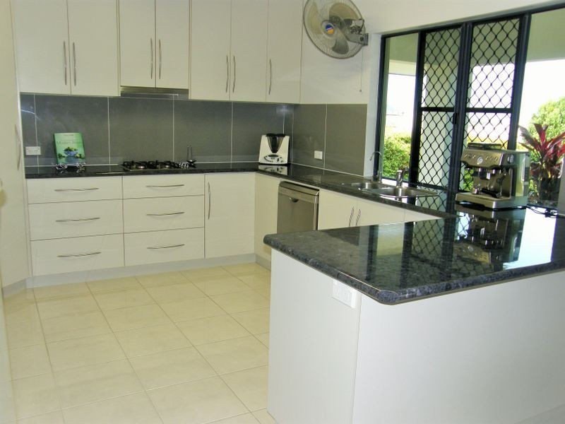 4 Kinghorn Court, Eimeo QLD 4740