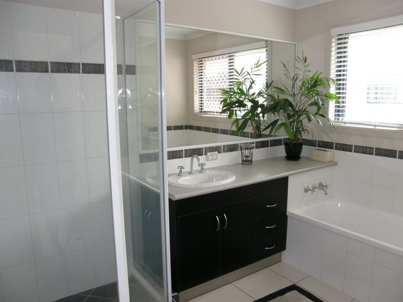 49 Frank Crowley Drive, Glenella QLD 4740