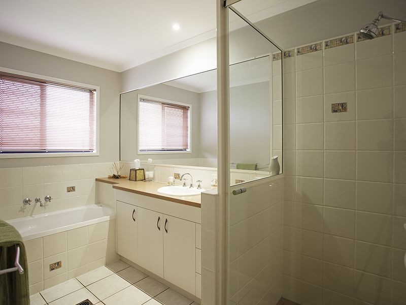 24 Glenella Richmond Road, Glenella QLD 4740