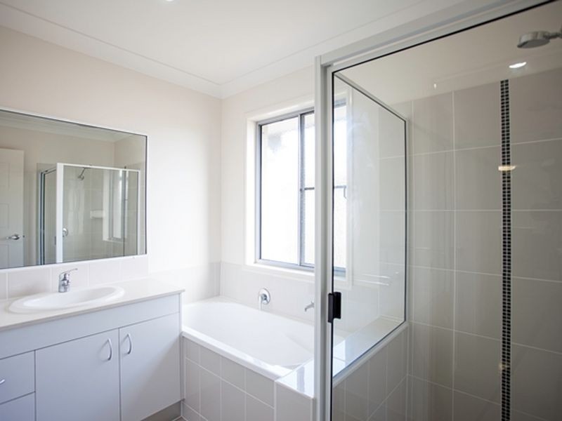 76 Schooner Avenue, Shoal Point QLD 4750