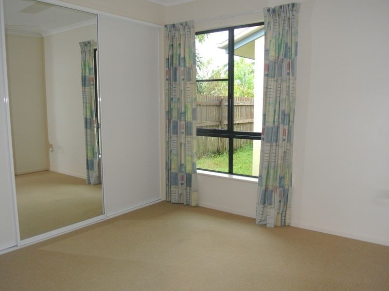 18 Beachside Place, Shoal Point QLD 4750