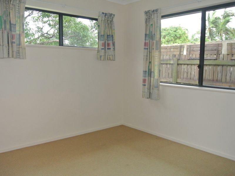 18 Beachside Place, Shoal Point QLD 4750