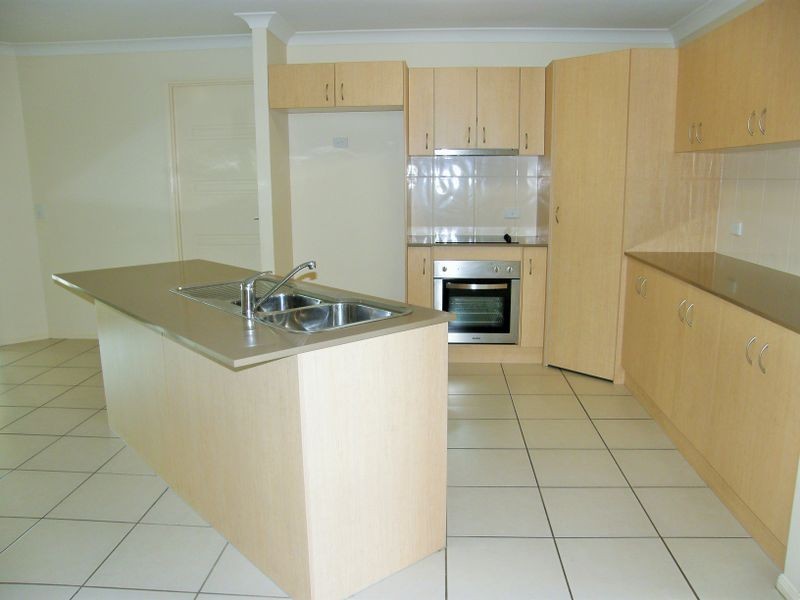 30 Whitehaven Drive, Blacks Beach QLD 4740