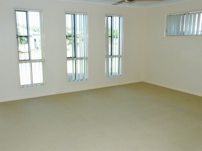 30 Whitehaven Drive, Blacks Beach QLD 4740