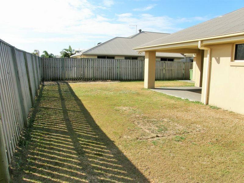 30 Whitehaven Drive, Blacks Beach QLD 4740