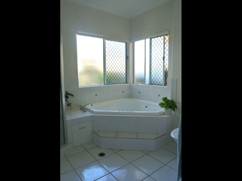 124 Dawson Boulevard, Rural View QLD 4740