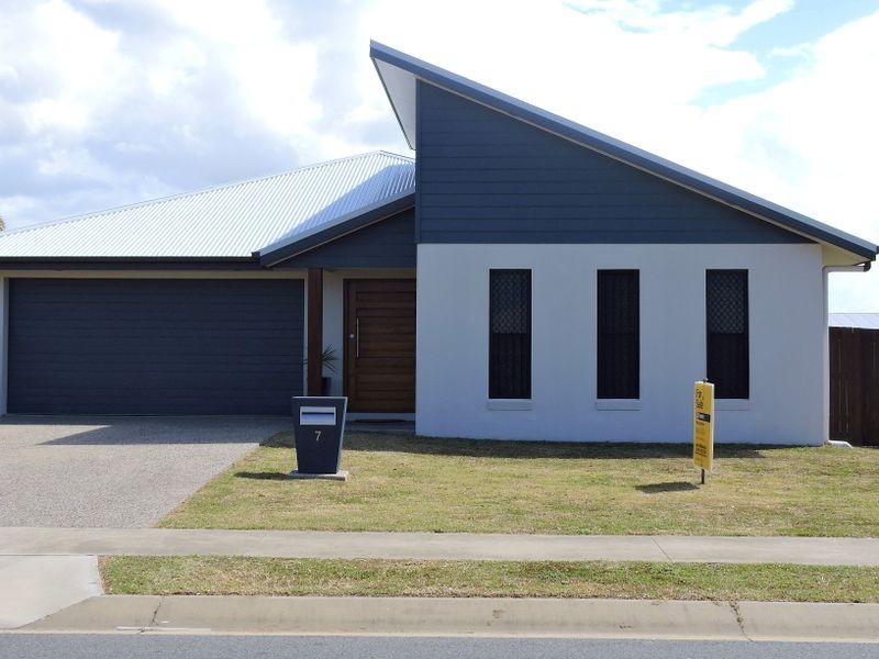7 Stone Drive, Shoal Point QLD 4750