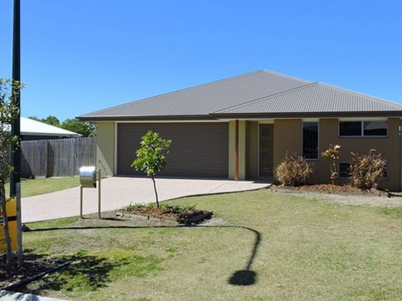 19 Dobinson Street, Bucasia QLD 4750