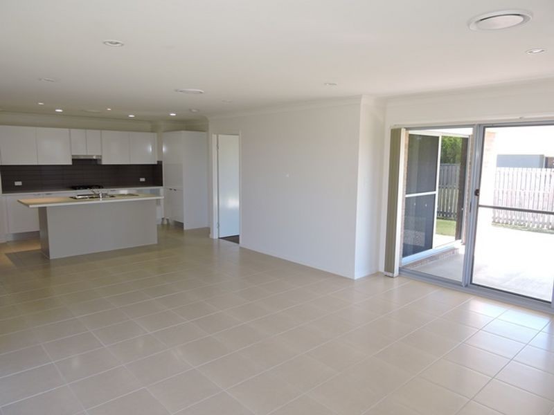 19 Dobinson Street, Bucasia QLD 4750
