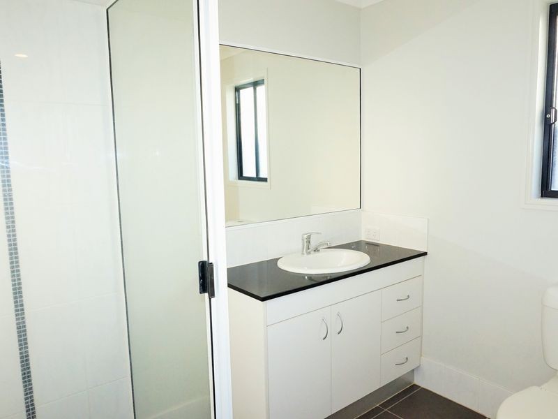 77 Whitehaven Drive, Blacks Beach QLD 4740