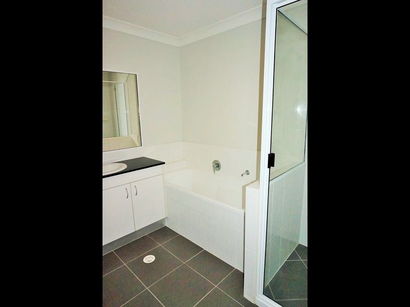 77 Whitehaven Drive, Blacks Beach QLD 4740