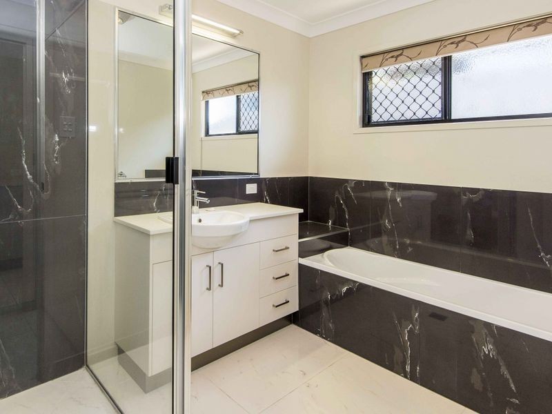 1 McIlwraith Way, Rural View QLD 4740