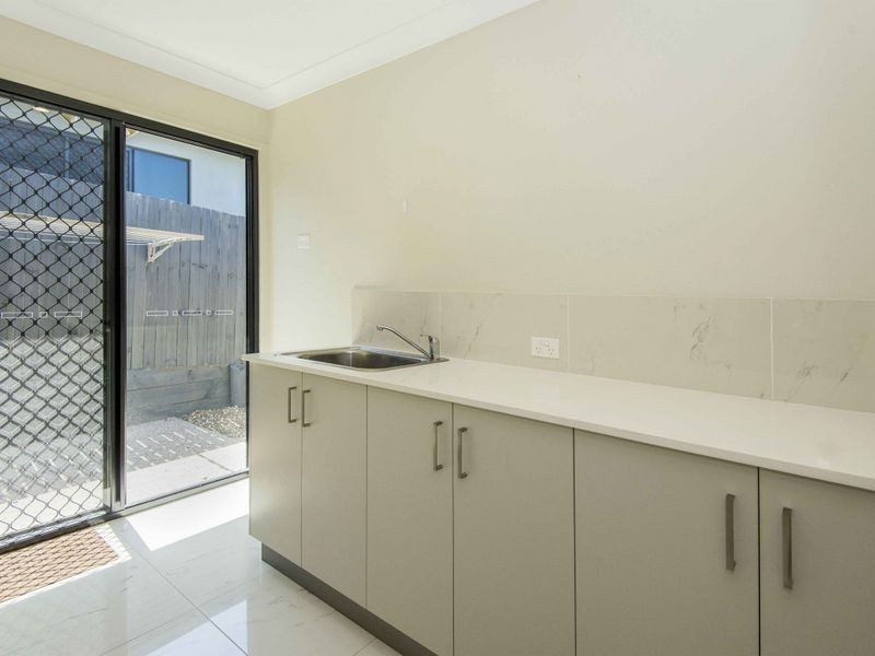 1 McIlwraith Way, Rural View QLD 4740