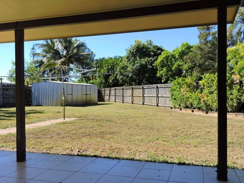 15 Elizabeth Drive, Bucasia QLD 4750