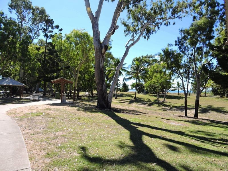 15 Elizabeth Drive, Bucasia QLD 4750