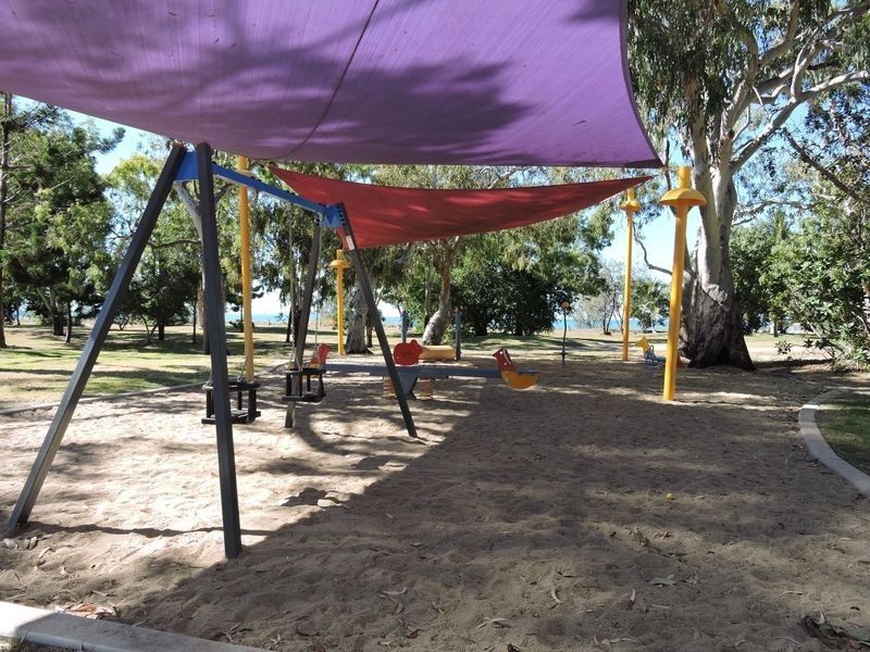 15 Elizabeth Drive, Bucasia QLD 4750