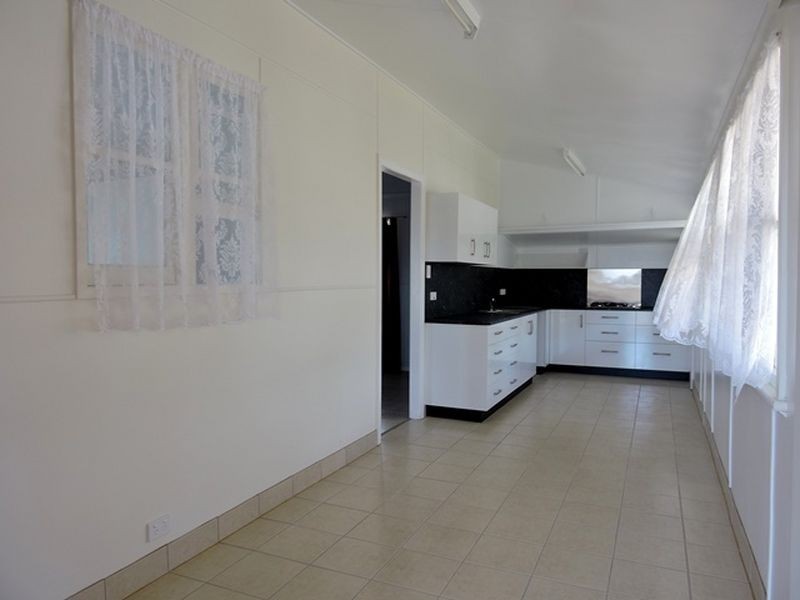 10 Edmonds Street, Bucasia QLD 4750