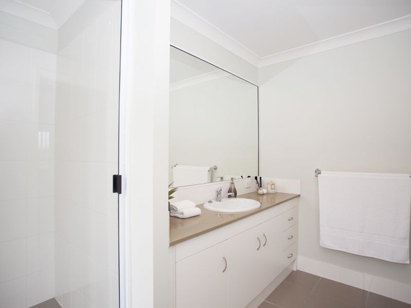 18 Whitehaven Drive, Blacks Beach QLD 4740