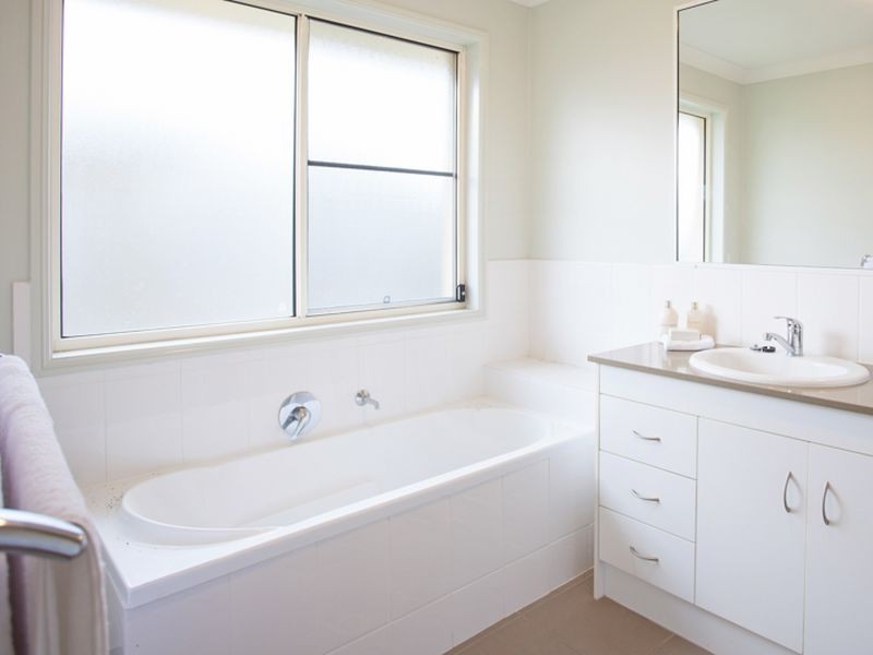 18 Whitehaven Drive, Blacks Beach QLD 4740