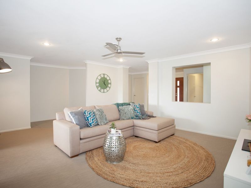 18 Whitehaven Drive, Blacks Beach QLD 4740