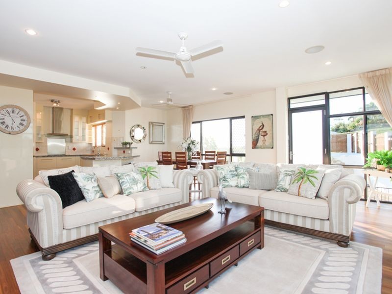 4 Rainbow Crescent, Blacks Beach QLD 4740