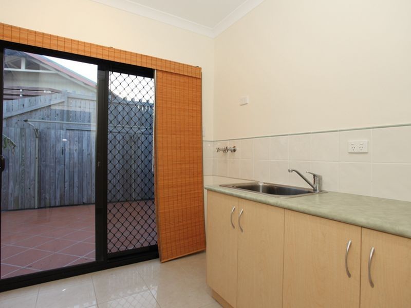 4 Rainbow Crescent, Blacks Beach QLD 4740