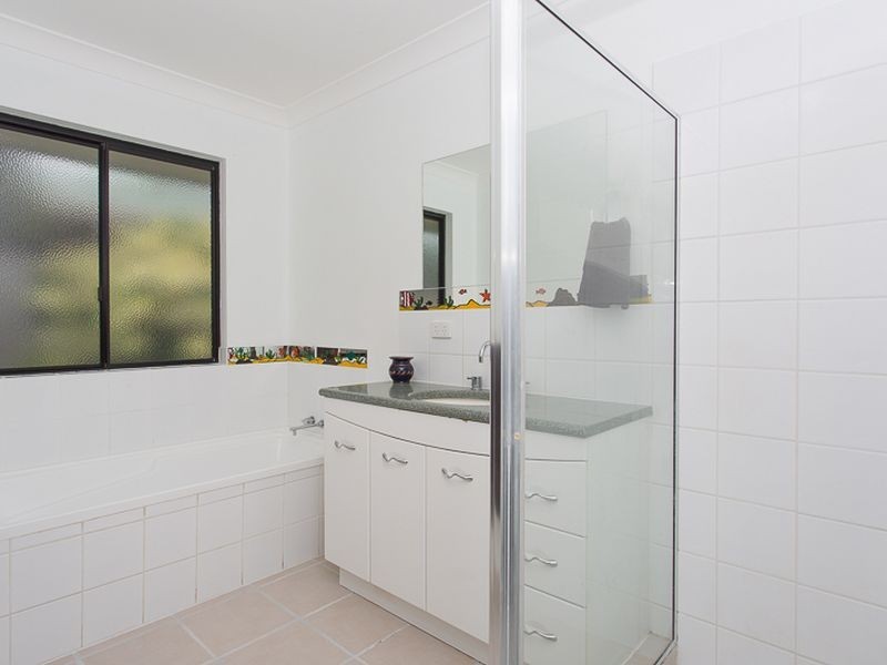 32 Barber Drive, Eimeo QLD 4740