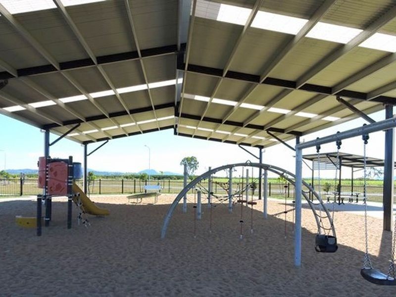 51 Commander Parade, Shoal Point QLD 4750