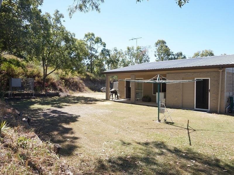 21 Siderial Court, Oakenden QLD 4741