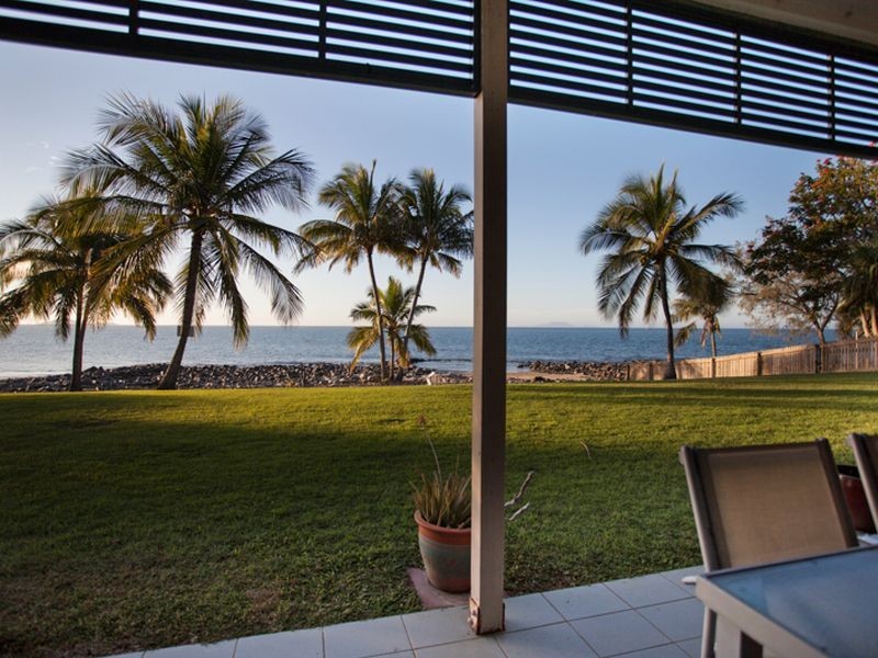 3/2 Beach Road, Dolphin Heads QLD 4740