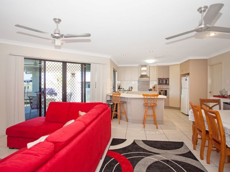 42 Cinnamon Drive, Glenella QLD 4740