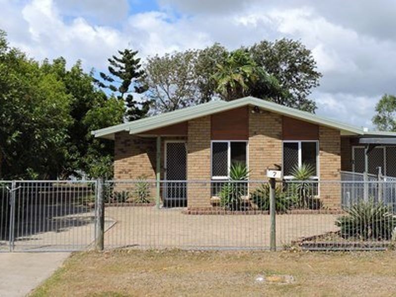 7 Wallace Street, Bucasia QLD 4750