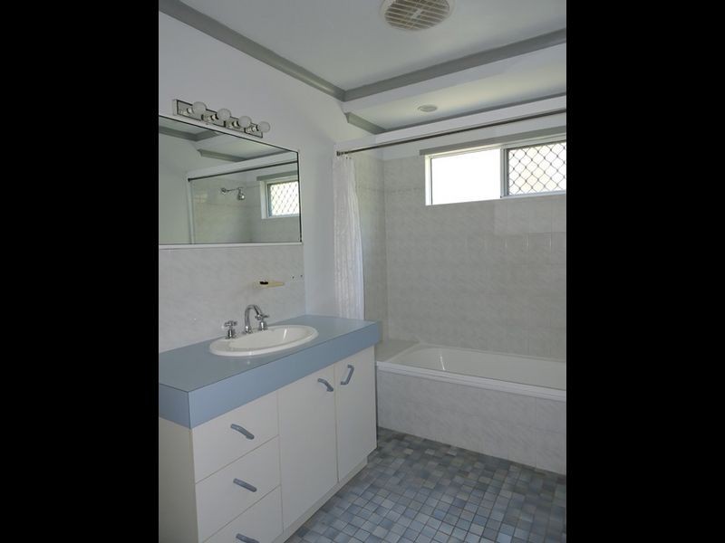 7 Wallace Street, Bucasia QLD 4750