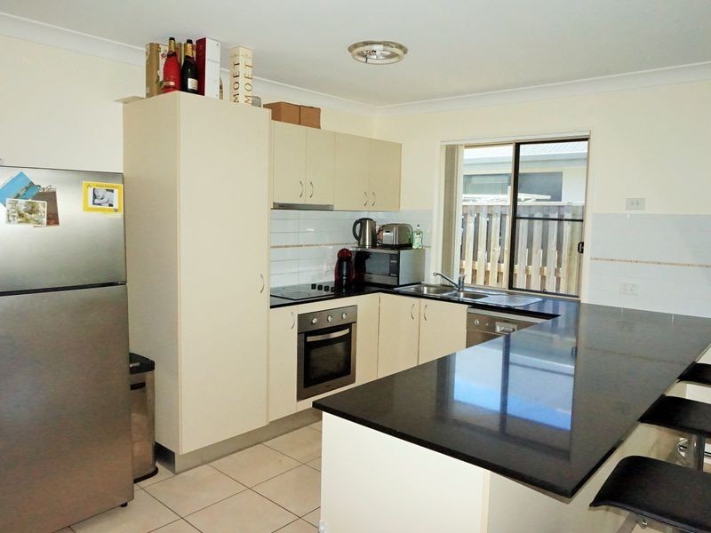 17 Trinity Parade, Blacks Beach QLD 4740
