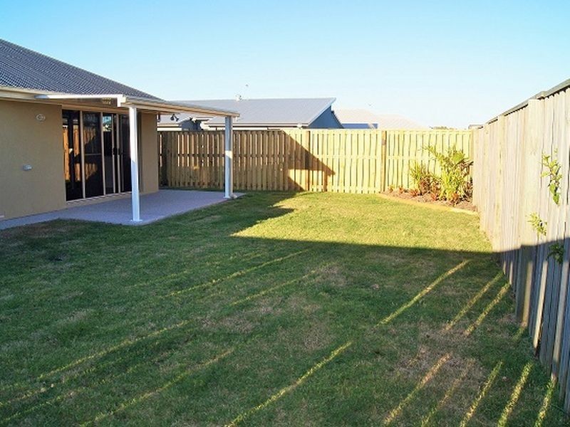 17 Trinity Parade, Blacks Beach QLD 4740