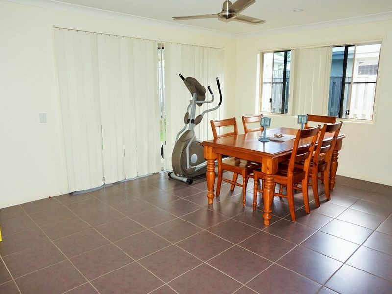 10 Newport Parade, Blacks Beach QLD 4740