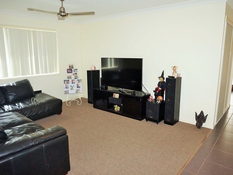 10 Newport Parade, Blacks Beach QLD 4740