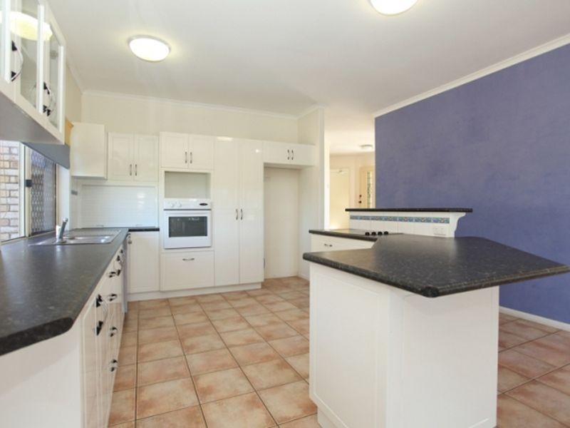 1 Denham Crescent, Rural View QLD 4740