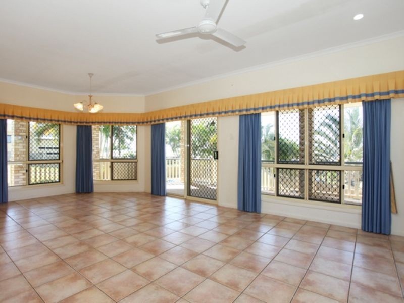 1 Denham Crescent, Rural View QLD 4740