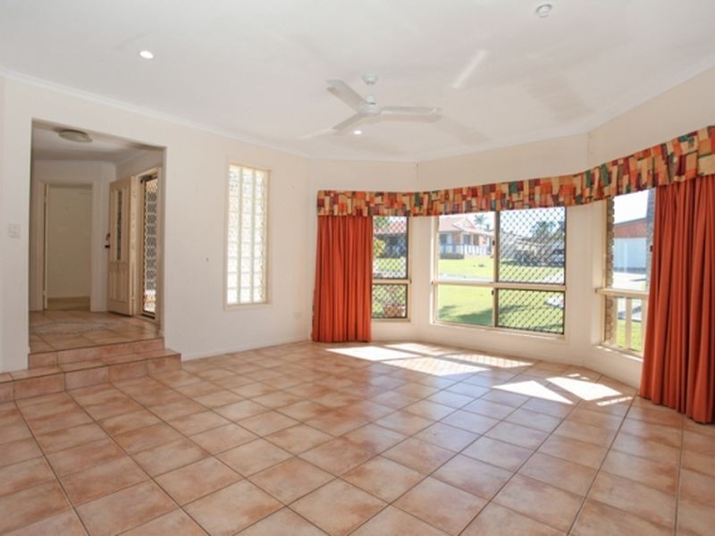 1 Denham Crescent, Rural View QLD 4740