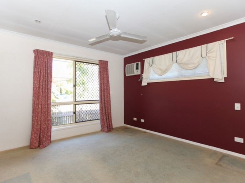 1 Denham Crescent, Rural View QLD 4740