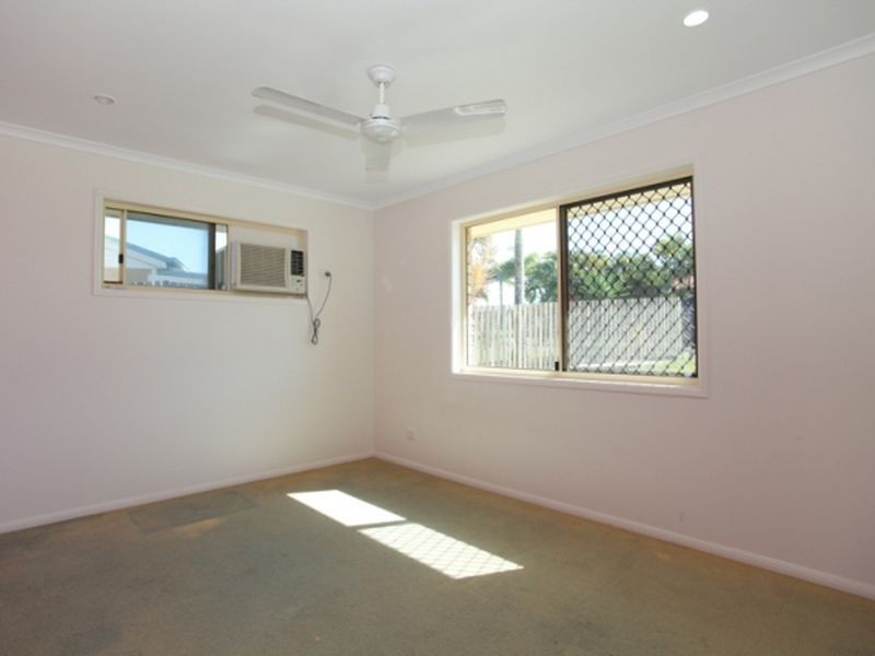 1 Denham Crescent, Rural View QLD 4740